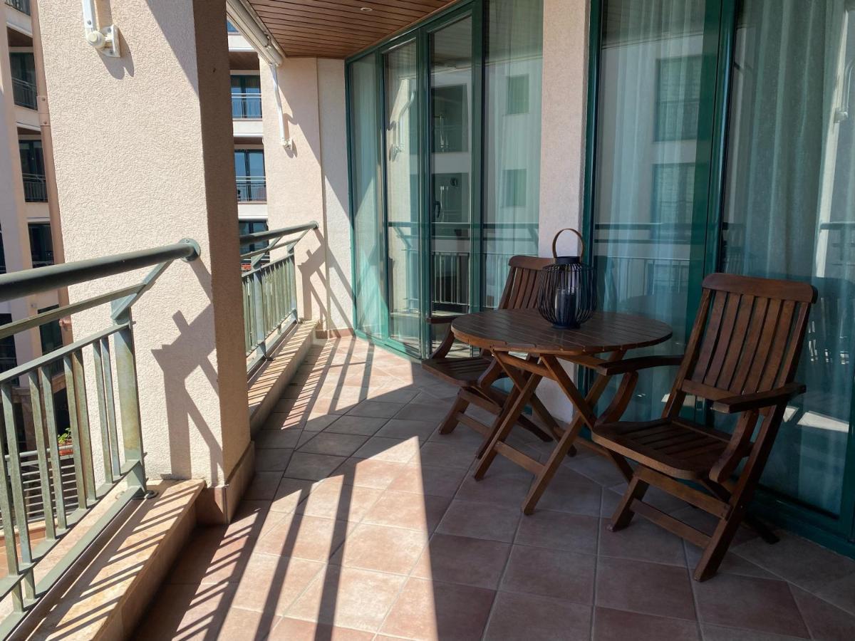 Port Balchik Apartment Екстер'єр фото