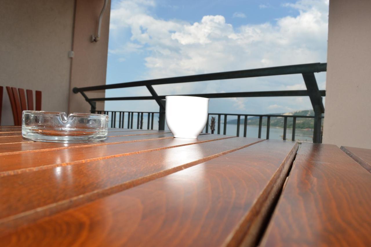 Port Balchik Apartment Екстер'єр фото