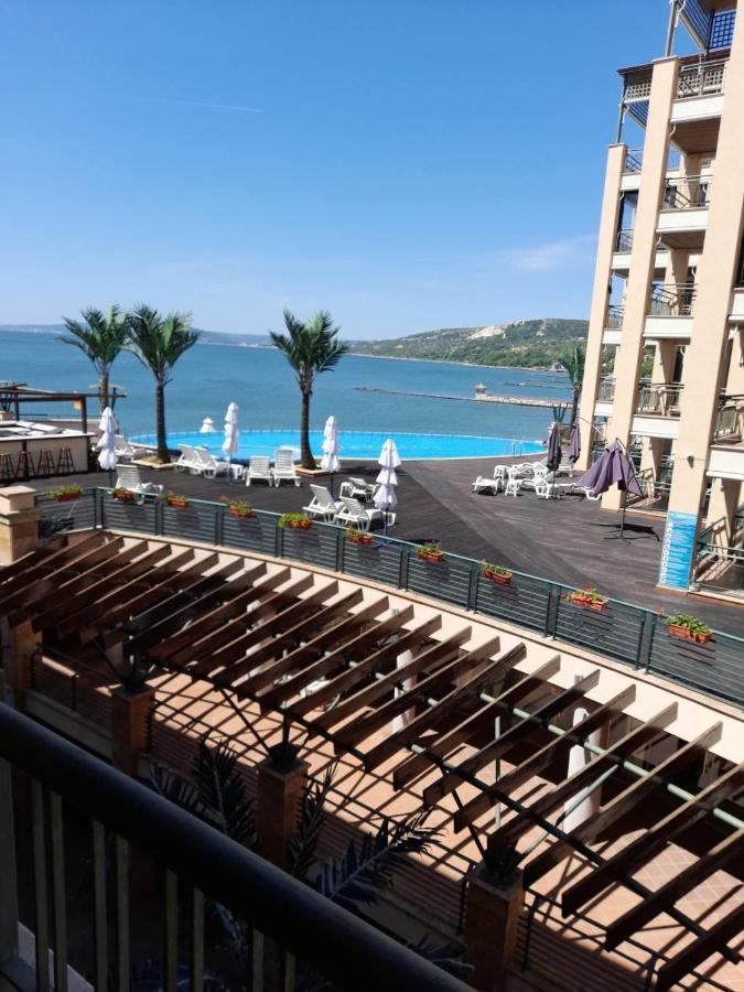 Port Balchik Apartment Екстер'єр фото